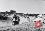 Standbild Biker Paris Frankreich, 1953, aus Sekunde 8 historischem Filmmaterial Videoclip 65675040166