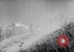 Standbild Biker Paris Frankreich, 1953, aus Sekunde 11 historischem Filmmaterial Videoclip 65675040166