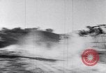 Standbild Biker Paris Frankreich, 1953, aus Sekunde 15 historischem Filmmaterial Videoclip 65675040166
