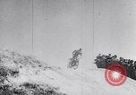 Standbild Biker Paris Frankreich, 1953, aus Sekunde 17 historischem Filmmaterial Videoclip 65675040166
