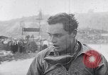Standbild Biker Paris Frankreich, 1953, aus Sekunde 29 historischem Filmmaterial Videoclip 65675040166