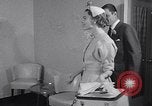 Immagine di Sfilata di moda United States USA, 1953, secondo 12 filmato di repertorio 65675040170
