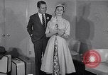 Immagine di Sfilata di moda United States USA, 1953, secondo 19 filmato di repertorio 65675040170