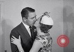 Immagine di Sfilata di moda United States USA, 1953, secondo 30 filmato di repertorio 65675040170