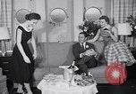 Immagine di Sfilata di moda United States USA, 1953, secondo 40 filmato di repertorio 65675040170