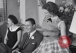 Immagine di Sfilata di moda United States USA, 1953, secondo 49 filmato di repertorio 65675040170