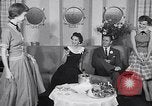 Immagine di Sfilata di moda United States USA, 1953, secondo 52 filmato di repertorio 65675040170