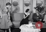 Immagine di Sfilata di moda United States USA, 1953, secondo 57 filmato di repertorio 65675040170