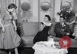 Immagine di Sfilata di moda United States USA, 1953, secondo 59 filmato di repertorio 65675040170