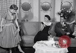 Immagine di Sfilata di moda United States USA, 1953, secondo 60 filmato di repertorio 65675040170