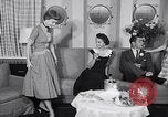 Immagine di Sfilata di moda United States USA, 1953, secondo 61 filmato di repertorio 65675040170