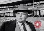 Immagine di Giants contro i Lions football New York City USA, 1953, secondo 10 filmato di repertorio 65675040171