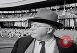 Immagine di Giants contro i Lions football New York City USA, 1953, secondo 11 filmato di repertorio 65675040171