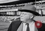 Immagine di Giants contro i Lions football New York City USA, 1953, secondo 12 filmato di repertorio 65675040171