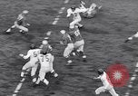 Immagine di Giants contro i Lions football New York City USA, 1953, secondo 18 filmato di repertorio 65675040171
