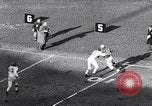 Immagine di Giants contro i Lions football New York City USA, 1953, secondo 27 filmato di repertorio 65675040171