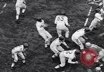 Immagine di Giants contro i Lions football New York City USA, 1953, secondo 34 filmato di repertorio 65675040171