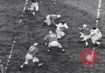 Immagine di Giants contro i Lions football New York City USA, 1953, secondo 39 filmato di repertorio 65675040171