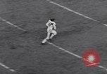 Immagine di Giants contro i Lions football New York City USA, 1953, secondo 50 filmato di repertorio 65675040171