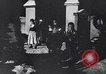 Immagine di Il tedesco bambini cantano Notte silenziosa notte santa Austria, 1953, secondo 7 filmato di repertorio 65675040172