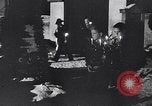 Immagine di Il tedesco bambini cantano Notte silenziosa notte santa Austria, 1953, secondo 9 filmato di repertorio 65675040172