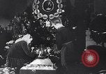 Immagine di Il tedesco bambini cantano Notte silenziosa notte santa Austria, 1953, secondo 18 filmato di repertorio 65675040172