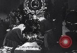 Immagine di Il tedesco bambini cantano Notte silenziosa notte santa Austria, 1953, secondo 19 filmato di repertorio 65675040172
