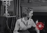 Standbild 1950s American family mode United States USA, 1954, aus Sekunde 35 historischem Filmmaterial Videoclip 65675040177