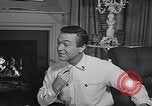 Standbild 1950s American family mode United States USA, 1954, aus Sekunde 44 historischem Filmmaterial Videoclip 65675040177