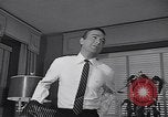 Standbild 1950s American family mode United States USA, 1954, aus Sekunde 58 historischem Filmmaterial Videoclip 65675040177