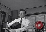Standbild 1950s American family mode United States USA, 1954, aus Sekunde 59 historischem Filmmaterial Videoclip 65675040177