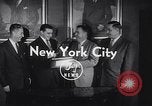 Standbild Alan Ameche erhält Heisman Trophy New York United States USA, 1954, aus Sekunde 8 historischem Filmmaterial Videoclip 65675040178
