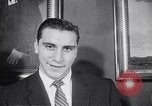 Standbild Alan Ameche erhält Heisman Trophy New York United States USA, 1954, aus Sekunde 25 historischem Filmmaterial Videoclip 65675040178