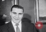 Standbild Alan Ameche erhält Heisman Trophy New York United States USA, 1954, aus Sekunde 26 historischem Filmmaterial Videoclip 65675040178
