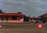 Standbild Automobil service Stationen United States USA, 1958, aus Sekunde 7 historischem Filmmaterial Videoclip 65675040181