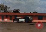 Standbild Automobil service Stationen United States USA, 1958, aus Sekunde 8 historischem Filmmaterial Videoclip 65675040181