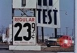 Standbild Automobil service Stationen United States USA, 1958, aus Sekunde 18 historischem Filmmaterial Videoclip 65675040181