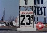 Standbild Automobil service Stationen United States USA, 1958, aus Sekunde 19 historischem Filmmaterial Videoclip 65675040181