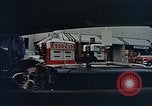 Standbild Automobil service Stationen United States USA, 1958, aus Sekunde 26 historischem Filmmaterial Videoclip 65675040181