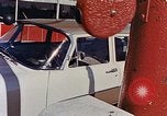 Standbild Automobil service Stationen United States USA, 1958, aus Sekunde 33 historischem Filmmaterial Videoclip 65675040181