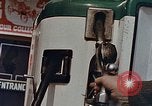 Standbild Automobil service Stationen United States USA, 1958, aus Sekunde 37 historischem Filmmaterial Videoclip 65675040181