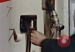 Standbild Automobil service Stationen United States USA, 1958, aus Sekunde 39 historischem Filmmaterial Videoclip 65675040181