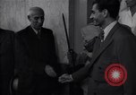 Immagine di Scià dell'Iran Tehran Iran, 1951, secondo 27 filmato di repertorio 65675040185