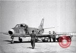 Immagine di F-86A velocità record Muroc California USA, 1948, secondo 6 filmato di repertorio 65675040231