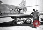 Immagine di F-86A velocità record Muroc California USA, 1948, secondo 14 filmato di repertorio 65675040231