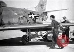 Immagine di F-86A velocità record Muroc California USA, 1948, secondo 15 filmato di repertorio 65675040231