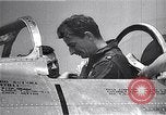 Immagine di F-86A velocità record Muroc California USA, 1948, secondo 28 filmato di repertorio 65675040231