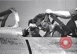 Immagine di F-86A velocità record Muroc California USA, 1948, secondo 32 filmato di repertorio 65675040231