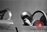 Immagine di F-86A velocità record Muroc California USA, 1948, secondo 49 filmato di repertorio 65675040231