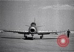 Immagine di F-86A velocità record Muroc California USA, 1948, secondo 57 filmato di repertorio 65675040231